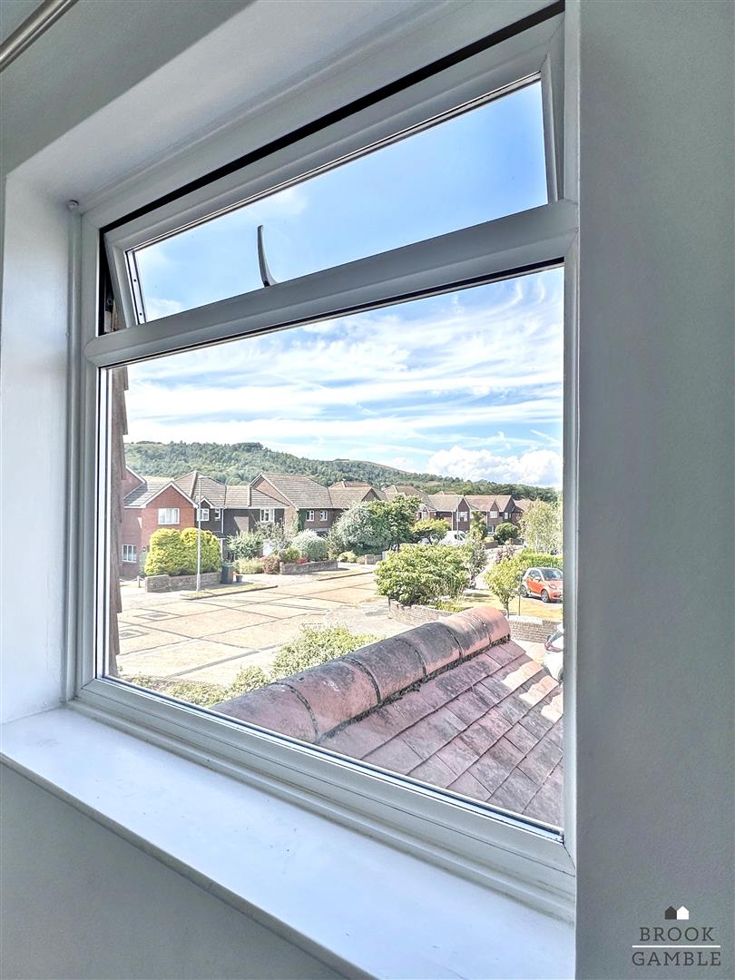 3 Bedroom House - Semi-Detached. Clifford Avenue in Eastbourne, East Sussex 14